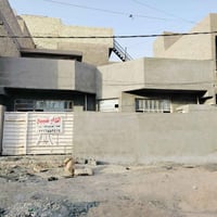 بيت للبيع مساحه 100 متر مربع واجهه 10نزال 10 قريب شارع العام خلف مطعم ...