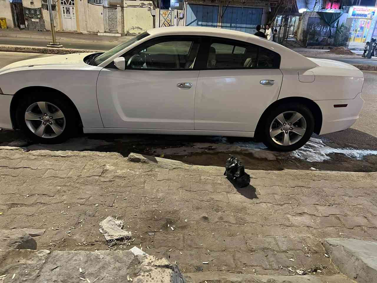 جارجر ٢٠١٤ • بدون ايرباك • لايت زنون