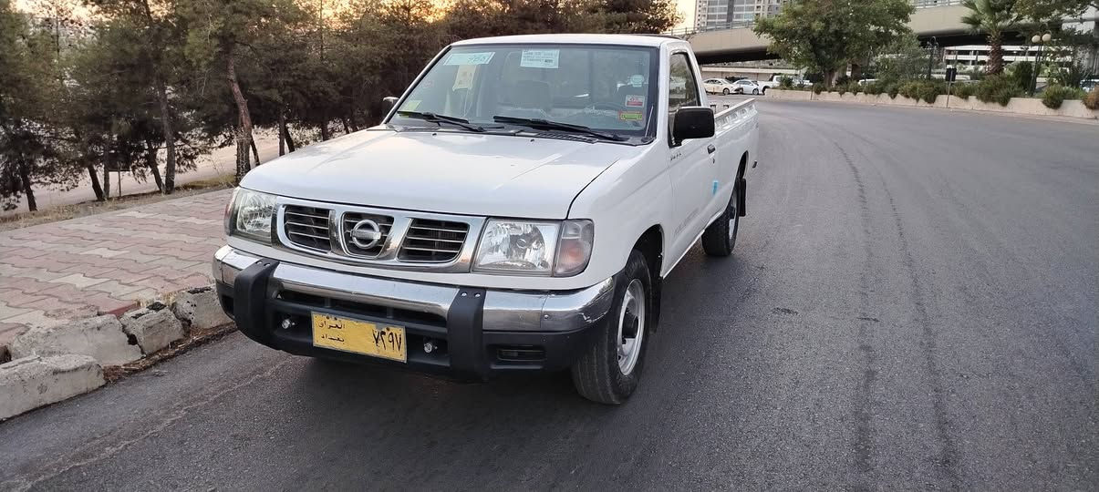 نیسان بۆفرۆشتن مۆدێل 2002ئاڕم پلاسیک سلێیمانی سەیارەکە تەبریدوپاوەرنیە بەشەرتی گێڕومەکینەوئەکسل بەشەرتی ئاڕموئەوەلیاتو خرامە سەیارەکە یەک چەمەلەخی بۆیاخە پێشیلەی سەکن قرچێکی زۆر کەمی پێوەیە ناوی نەگرتوە شانو سەقفی لۆکلۆکە مچواردەوری منگەر پەمپێک کارتێکی هەبێ تایەی لۆک ماڵی دۆست‌***********لەسلێیمانیم   60گەڵاو  معامەلەیەکی کەم شربازهير, السليمانية
