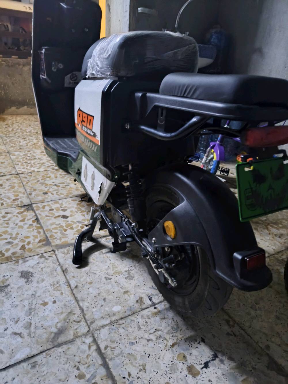 الدراجه شحن نوعيه ار تسقين اتلاته نمر شرط النضافه أخو الجديد البطارية جديد ونلي السرعه 99والحقيقي 75السعر600واااستفسار علا هاده الرقم ***********وبي مجال للشرايه 