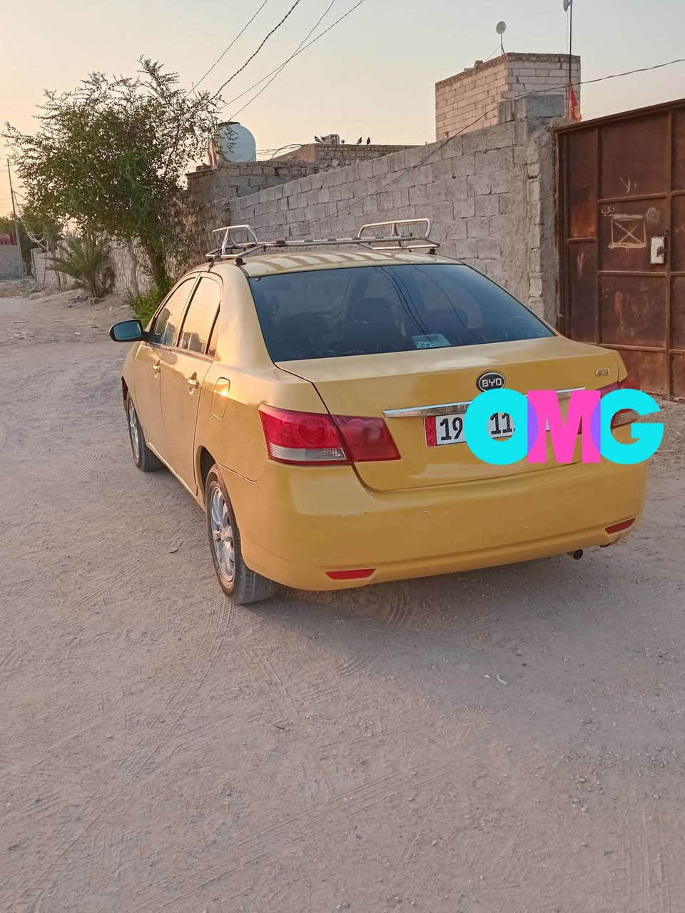 السلام عليكم 
بي واي دي ج٣ موديل ١٣جاهزه كير عادي مصبوغه عام اثر جراد مع تصليح دوسات باسمي اني المالك السعر ٤٣$
الاتصال(***********) 
بي وات ساب
