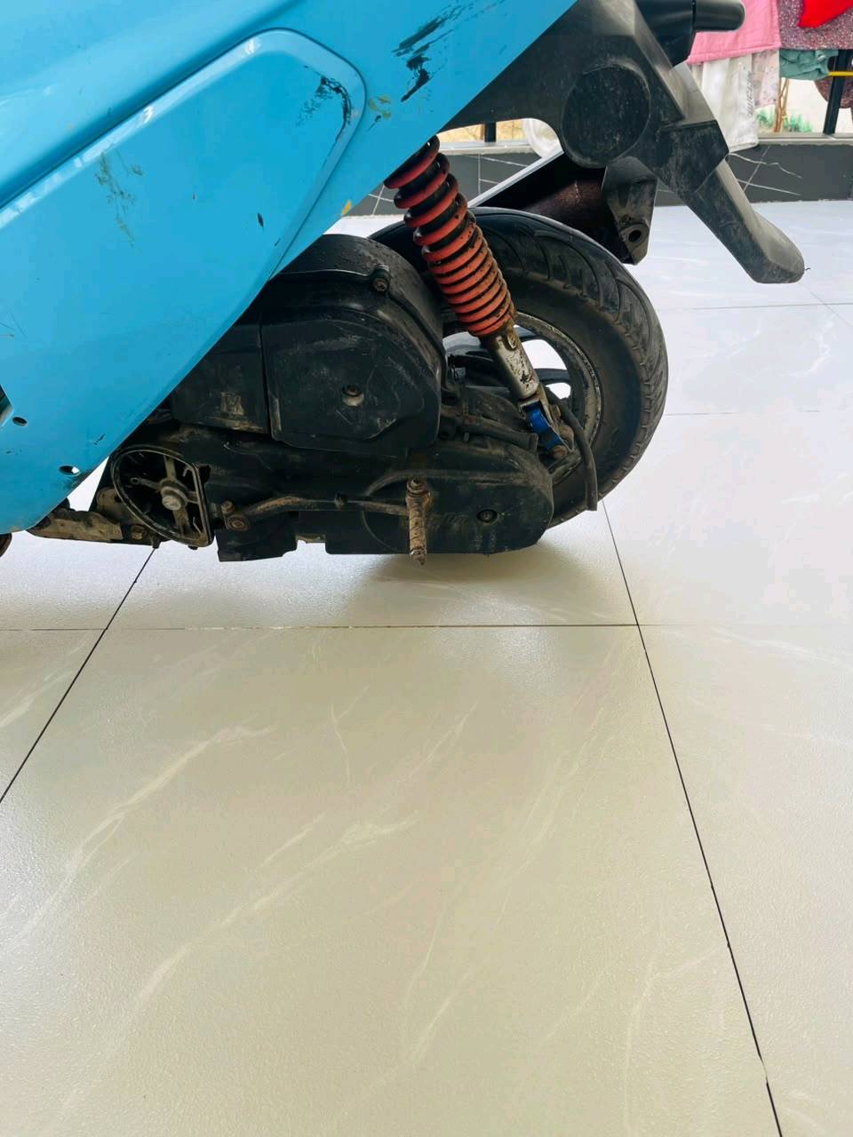 دراجه للبيع سعر 225 بيها مجال قليل عوزها كفر كدام كهربائيات كلها شغاله اشاير خلفيه ولبكلايت وهورن معوزه كفر كدام وكشن وكابريار