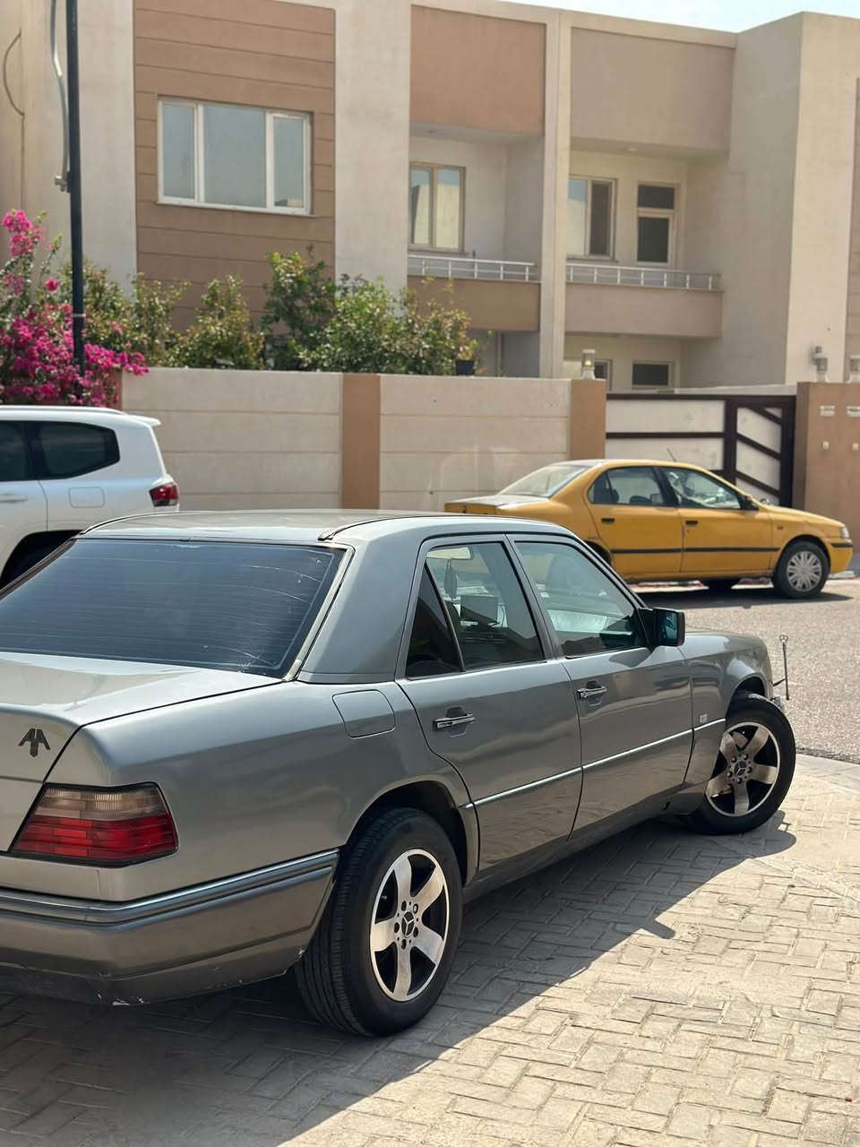 السلام عليكم مارسدس دب محور بطة 2500 جاهزة سيارة مكينة كير تبريد ثلج ❄️ حدادية كلها جاهزة دواخلها نضيفه قواعد دبل بلاد مصبوغه كلها بدون ضربة سنوية نهاية 27تخلص بسمي رقم بغداد سعرها 65 ورقة وبيها مجال للناس الطيبة والشراية مكاني كربلاء ***********
