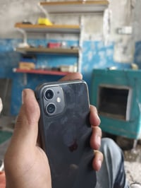 آيفون ١١ • ٦٤ جيجا • بطارية ٧٩