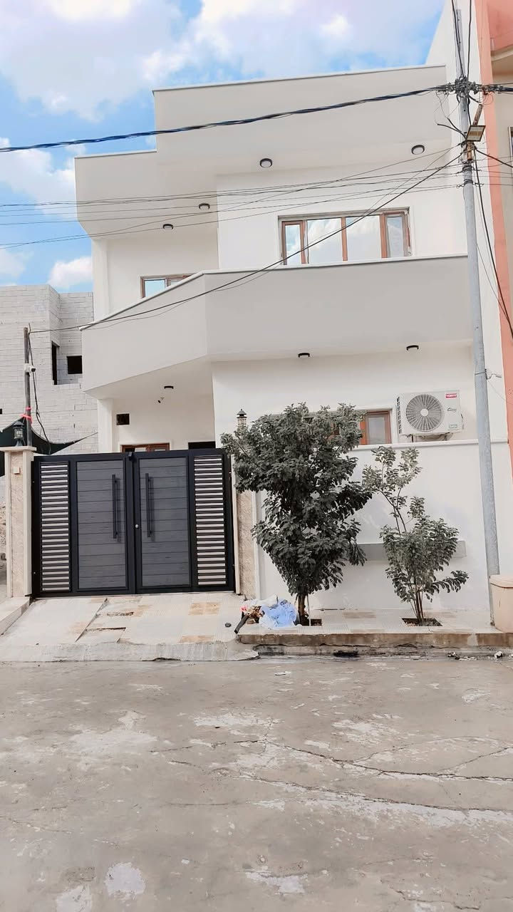 سلم عليكم 
ابو فتحي صباغ اسعر مناسبه شغل نظيف مرتب خبر ودلل اخي العزيز كورك بي واتساب بس ***********و اسيا ***********

