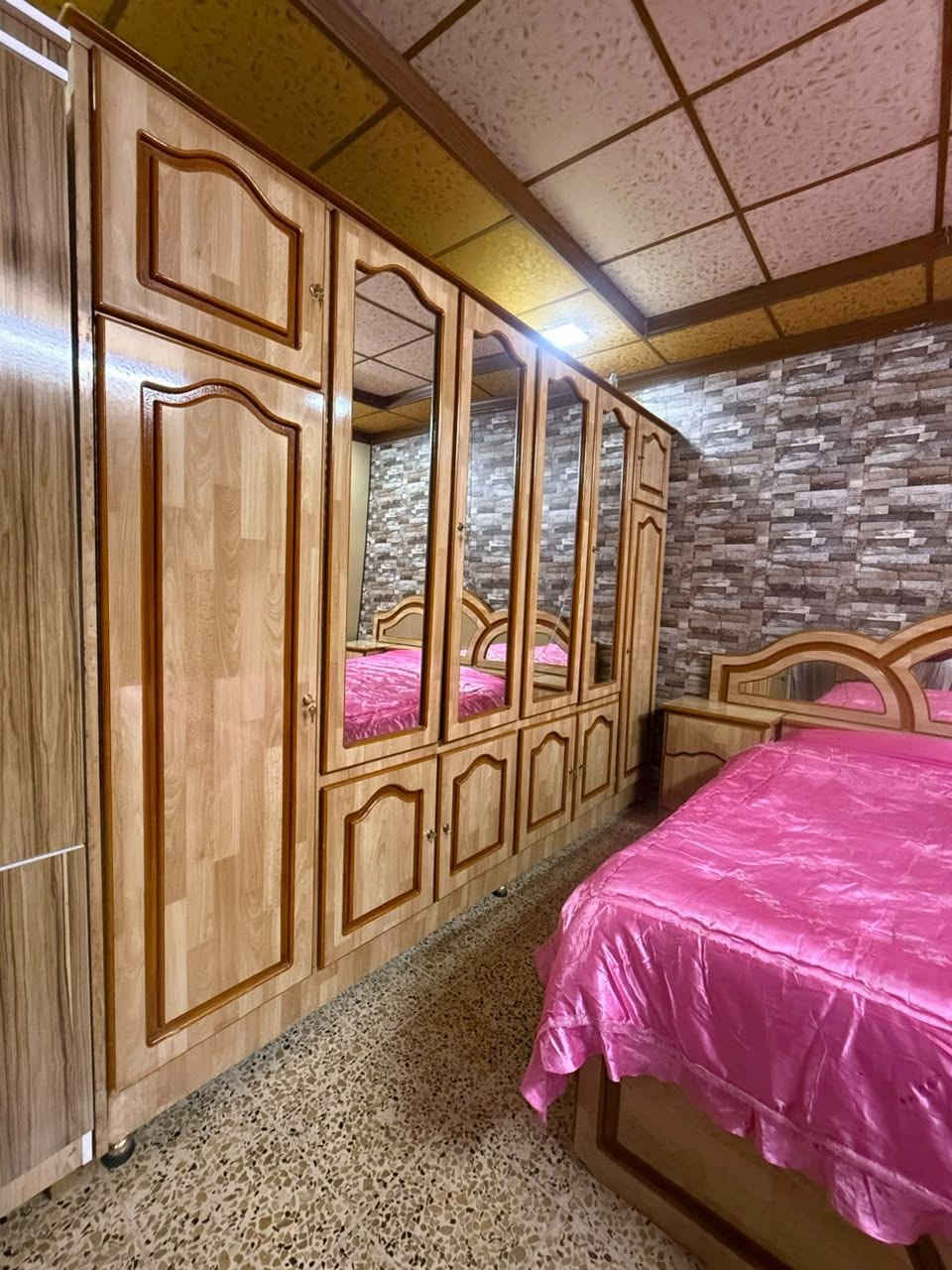 غرفه نضيف كلش اخو الجديد 5 قطع 
للبيع. السعر 500 وبيه مجال الاستفسار عله هاذه الرقم ***********
