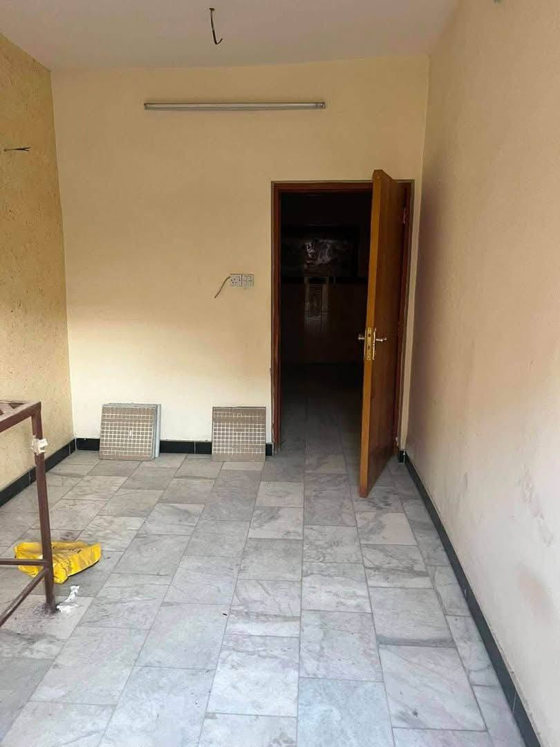 🏠 للإيجار في السيدية | 750 ألف وقابل للتفاوض

✨ دار مساحة 50 متر

🔹 يتكون من:
• غرفتين نوم 🛏️
• مطبخ 🍳
• صالة 🛋️
• خدمات بكل طابق 🚿

💰 بدل الإيجار: 750 ألف وقابل للتفاوض

📞 للاستفسار والتواصل:
***********

🏢 مكتب قمر للوساطة العقارية
📍 عنوان المكتب: مدخل شارع الآمن

🔑 يتوفر كافة عروض الإيجارات في منطقة السيدية
