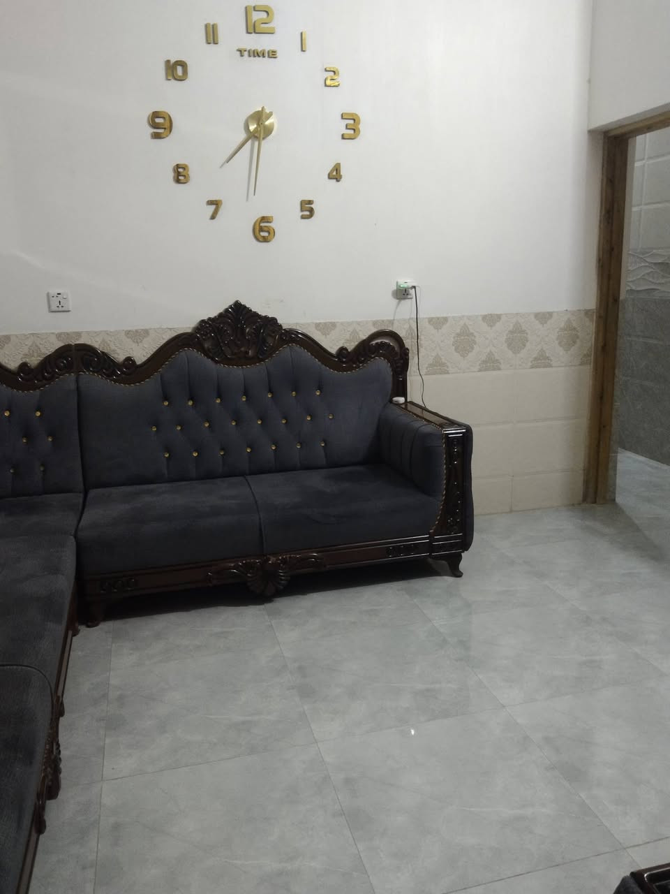 بيت للبيع مساحه80 متر 
زراعي سند ٢٥
الواجهه ٥
نزال ١٦
الكاع رفت ارتفاع البيت عالي عن الشارع 
المكان تراث الخامسه بكاع المسيحي يم مدرسه ٦ كانون بناء جديد
طابق واحد مابي لاستاره ولا بيتونه نضيف كلش
للاستفسار ***********
