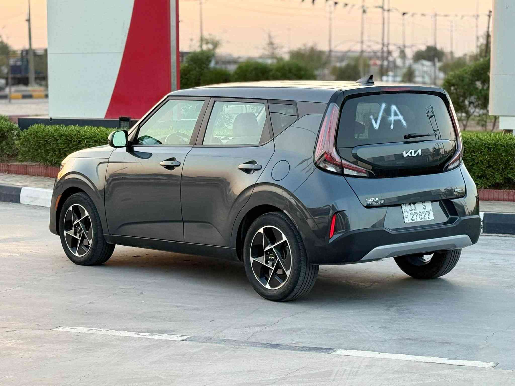 السلام عليكم
KIA SOUL________ EX
2024 
اللون  رمادي 
داخل لونين 
فول مواصفات 
ماشيه 🫷22 🫸الف ميل 
🌷 رقم بغداد 🌷
حادث السياره قطعتين تبديل 
(باب الصدر + الجاملغ الامامي )
مكان السياره 
الديوانية 
العروبه الاولى 
***********
