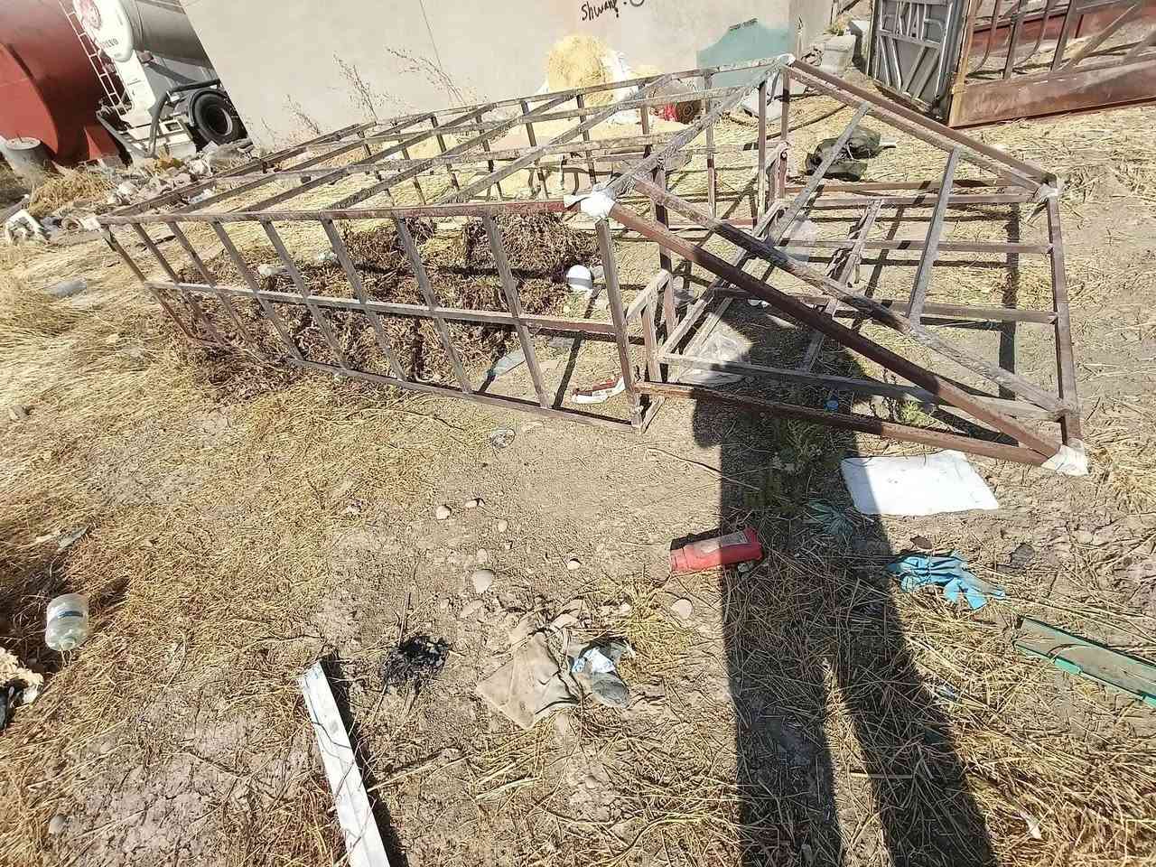***********
کەپروچادری 4000جلال حداد90سم چادرەکەلای ده رکەی هەندەک هەروەشایتەوەدوورمانەکەی نەدڕایە کەپری2700و3000بۆفرۆشتن لەهەولێرم
