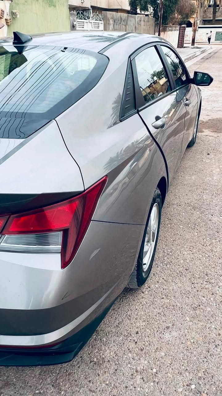 سلام عليكم الانترا للبيع ٢٢امريكي ماشيه 65 مواصفات نص فول سياره جاهزه من كلشي تخم تاير جديد حداديه جديده السعر 138 وبيها مجال حك الجيه وع راسي الجميع صور الحادث ناشرهن  ‭***********‬
