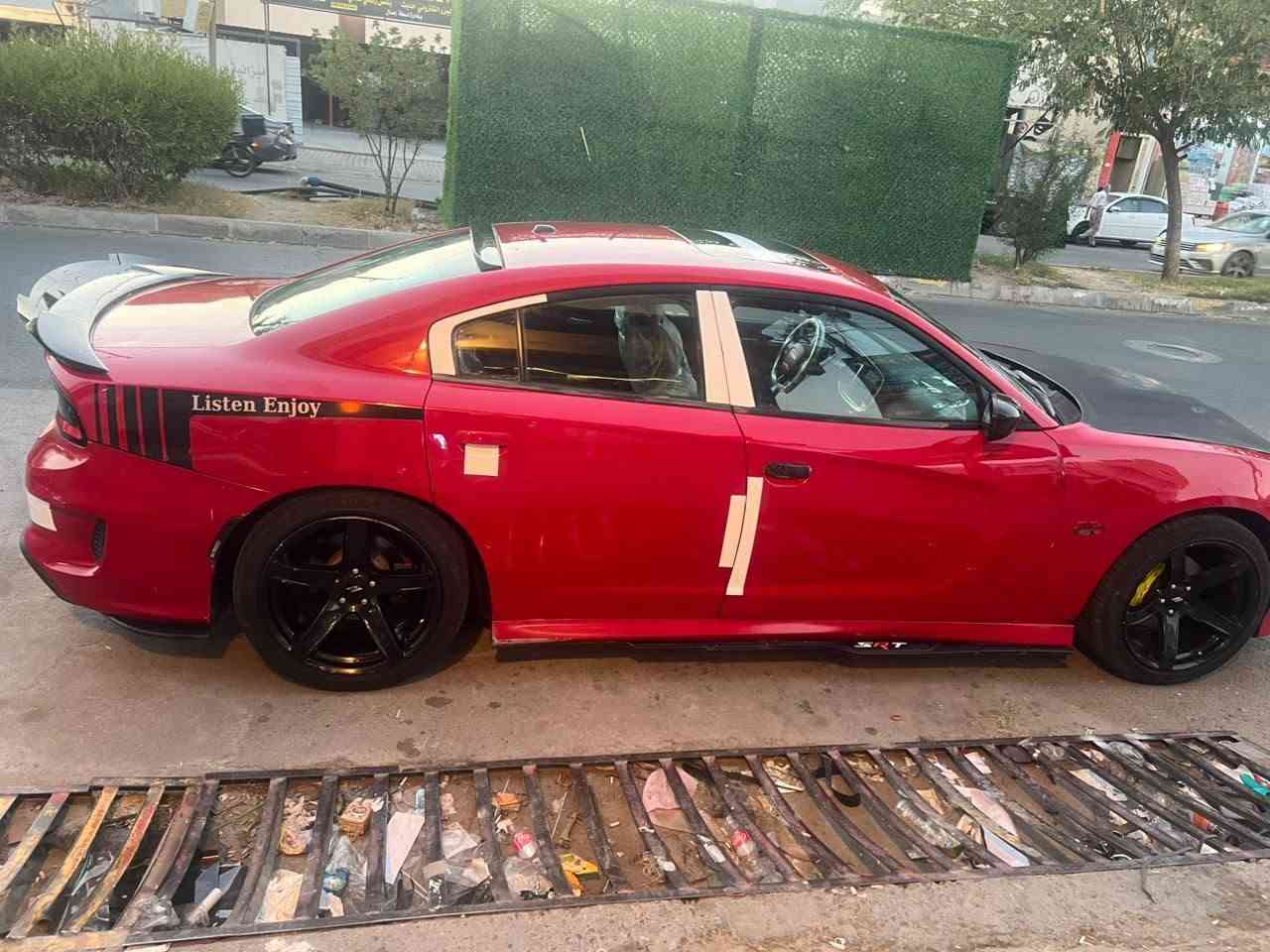 سلام عليكم
‏جارجر للبيع موديل 2016
السعر 135 بيها مجال بسيط 

‏سقف سلايت فئة sxt
‏شاشه كبير 
‏كشنات حضن كشنات خزن 
‏ويل نجمه خسفه قويه 
‏دبات ريمونت 
‏عدسات زرع لد متغير
‏منضومة غاز 
‏كير محرك بل شرط 
‏سياره صبغ احزام جماليه بدون دواخل 
‏
‏للاتصال 
‏***********
‏
