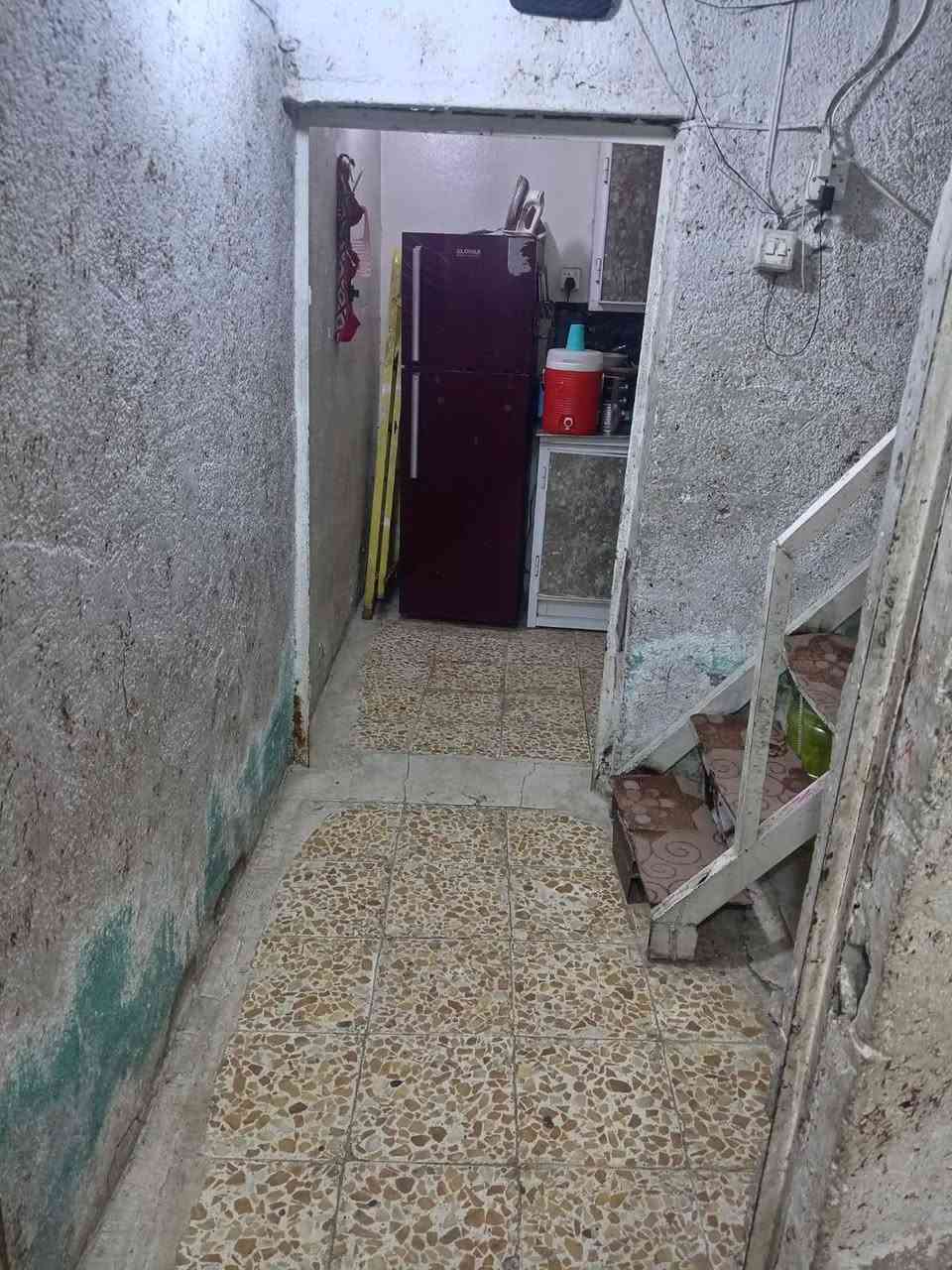 السلام عليكم بيت للبيع مساحه 50 متر حي اور منطقة
 الشيشان حي الرايه طابقين استقبال ومطبخ وغرفتين نوم وفوك مخزن وبيتونه سعر 33 /***********
