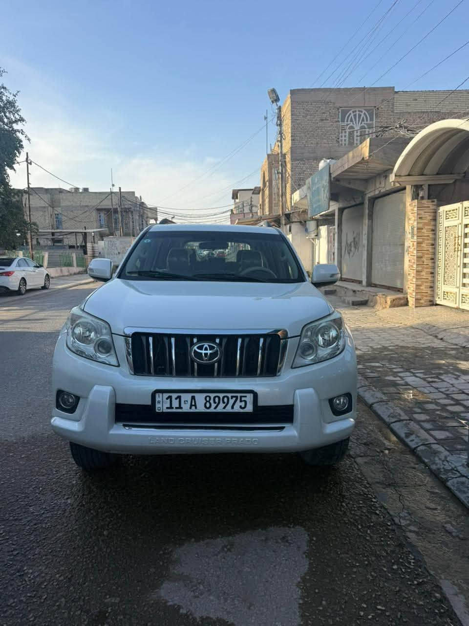 تويوتا برادو 
موديل 2013  رقم بغداد
مكينة 6 سلندر دفع رباعي
فول بصمة 
ثلاجة و ثلاث قطع تبريد
كشنات جلد 
شاشة و تحكم ستيرن 
سبعة راكب تبريد مركزي
الضرر ( صبغ الچاملخ الخلفي ) 
السيارة ماشية 200
السعر 235 و بيها مجال 
للتواصل ***********
