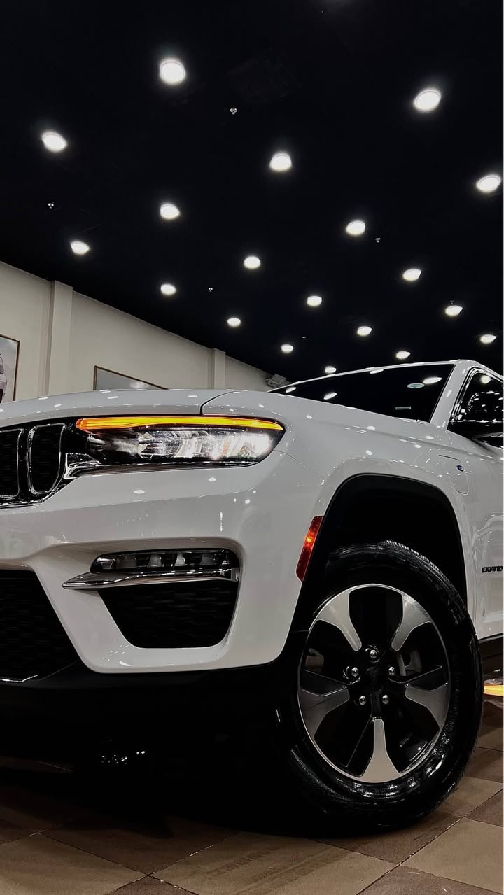 jeep grand cheroki 4xe 2024 clean title 63000mile 
شركة محمد صابر🔥🥇
360$ورقه 
:***********📞
:***********📞 
بۆ زانیاری زیاتر په یوه ندی بکه ن ✅ أربيل, العراق
