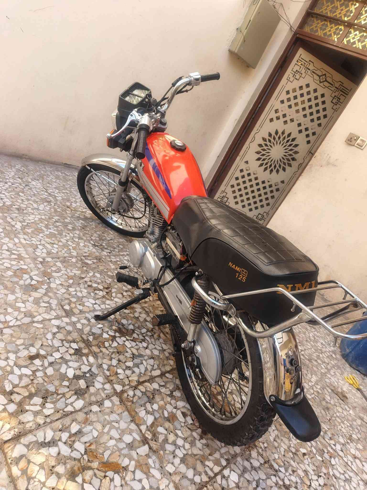 للبيع سكنر 2020 المكان نجف شارع المدينه ***********
