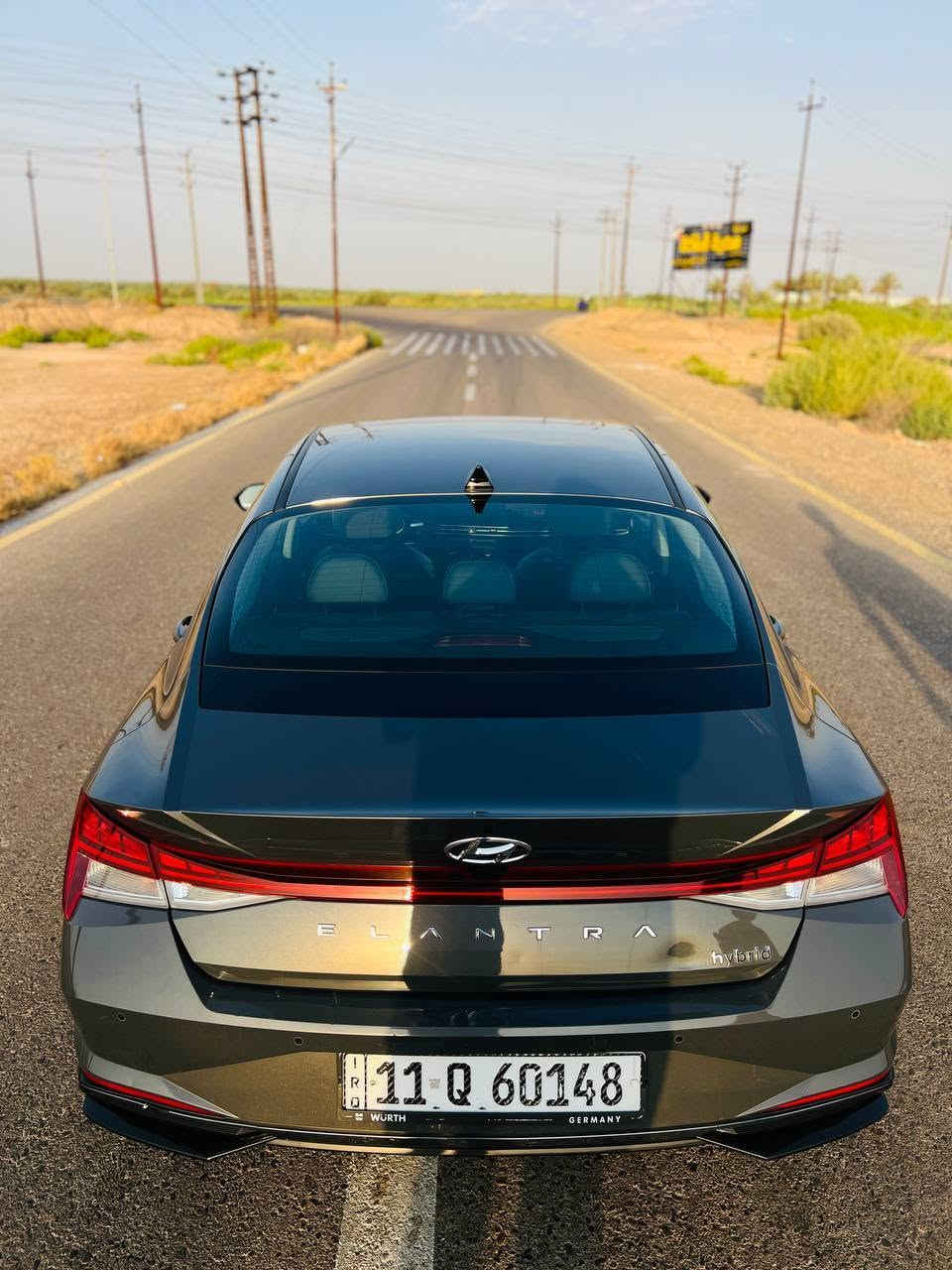 🚗 للبيع هيونداي إلنترا هايبرد 2023 – وارد أمريكي فول واحد على واحد
للبيع هيونداي إلنترا هايبرد موديل 2023، وارد أمريكي، بحالة ممتازة وجاهزة للفحص في أي مكان.

المواصفات:
-ماشيه59الف
- موديل 2023
- وارد أمريكي
- محرك 1.6 لتر GDI هايبرد
- ناقل حركة أوتوماتيك DCT بـ6 سرعات
- سقف بانوراما كهربائي (Panoramic Sunroof)
- شاشة معلومات وترفيه كبيرة
- شاشة عدادات رقمية
- كاميرا خلفية
- Apple CarPlay وAndroid Auto
- تشغيل بصمة مع زر تشغيل
- شاحن لاسلكي للهاتف
- مثبت سرعة ذكي
- مكيف أوتوماتيك مزدوج
- كشنات جلد مع تدفئة وتبريد
- مقود مدفأ
- إضاءة LED أمامية وخلفية
- نظام المحافظة على المسار (Lane Keeping Assist)
- نظام التحذير من الاصطدام الأمامي مع الكبح التلقائي
- نظام مراقبة النقطة العمياء (Blind-Spot Collision Warning)
- نظام مراقبة انتباه السائق
- نظام الثبات الإلكتروني (ESC)
- نظام مراقبة ضغط الإطارات (TPMS)
- 6 وسائد هوائية
- جنوط ألمنيوم
- استهلاك وقود اقتصادي جداً
-الحادث : حافه بنيد و وجاملغ راجعات
📍 الموقع: بغداد- الغزاليه

💰 السعر: 175ورقه وبيها مجال

📞 للتواصل: ***********
