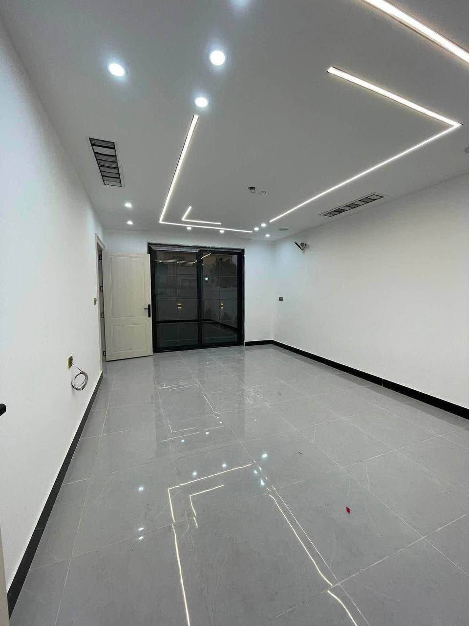 🏡 منزل فول مواصفات للبيع في أربيل – مجمع المهندسين

📐 200م² | 📜 طابو صرف
🛏️ 6 غرف | 🛋️ استقبال | صالة
🍳 مطبخ | 🚿 مجموعة صحيات

✨ منزل فول مواصفات، مساحة وتوزيع مثالي لعائلة تبحث عن الراحة والسكن الراقي

رقم الاتصال او واتساب
***********
#نوزاد_محمد أربيل, العراق
