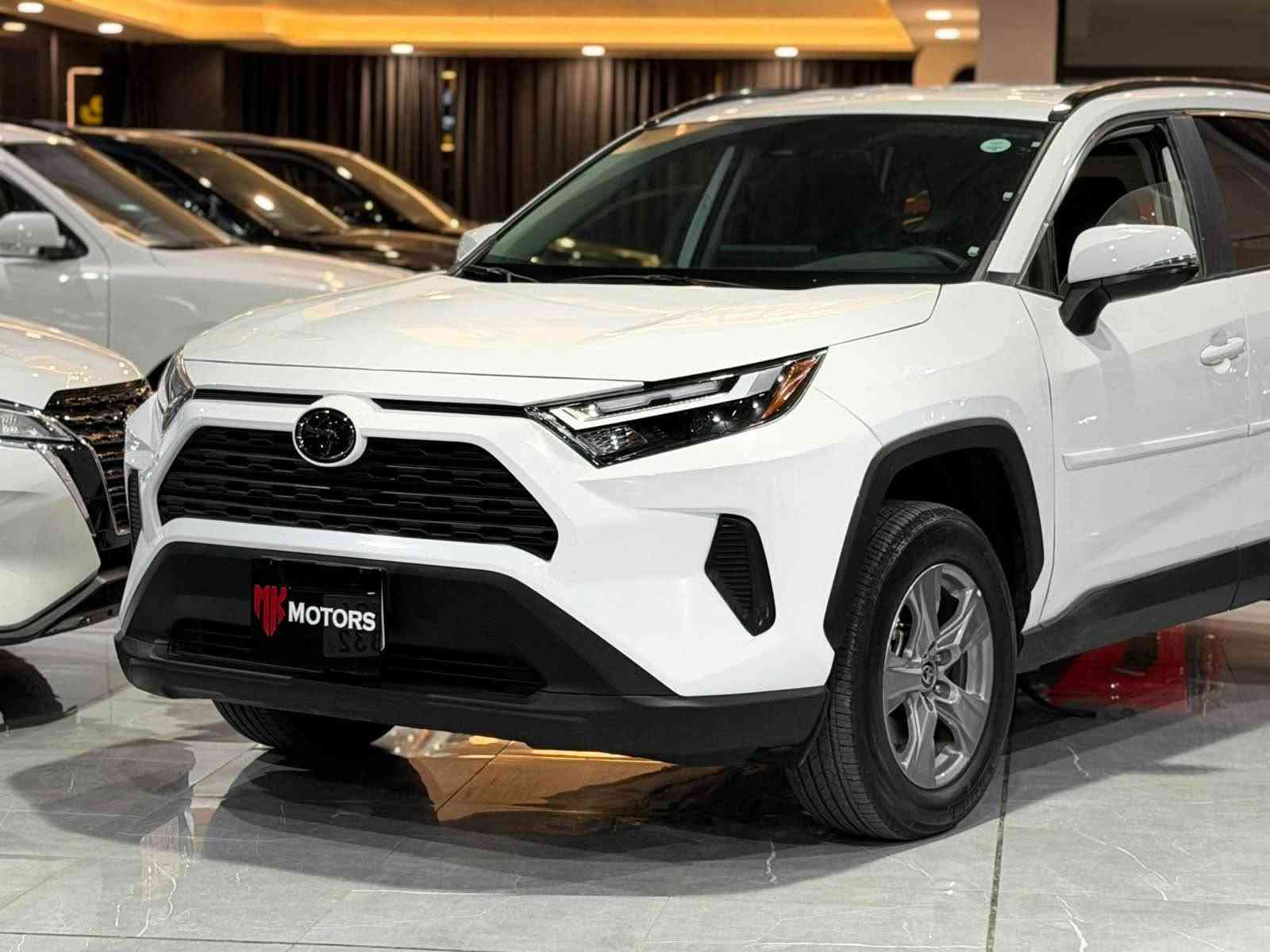 رافور XLE • هايبرد • ٢٠٢٥