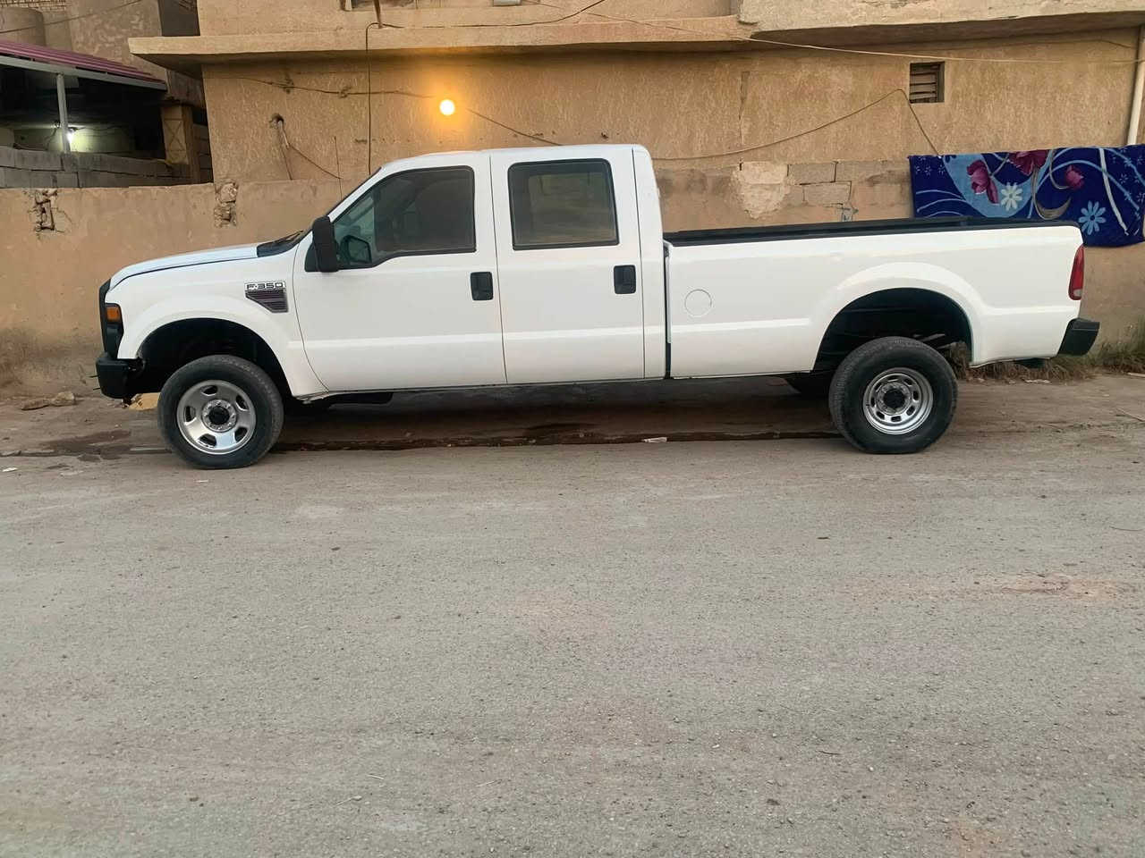 السلام عليكم

فورد ٢٠١٠ سيارة حيل نضيفة

مثل ما مبين بل صور

٨ سلندر بانزين بلادي

السعر ٣٥

المكان ديالى المقدادية

الرقم/***********
