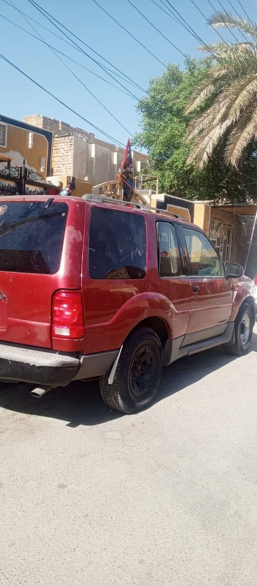 فورد اكسبلور تك باب موديل 2001 رقم ميسان انكليزي محرك وكير بطه المحرك بي تبخير والدشبول شويه تعبان السعر 27 ورقة وبيها مجال للشراي مكان بغداد  ***********

