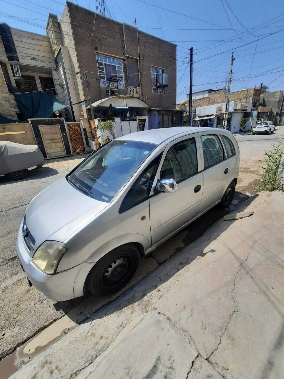 سيارة اوبل عائلية 2006
كير ومحرك كورلا السنوية لل30 بأسمي هزة 26 رقم اربيل
السيارة بحالة ممتازة تبريد نقص راديتر 
السعر 45 
مكاني بغداد الشعب
رقم الهاتف ***********

