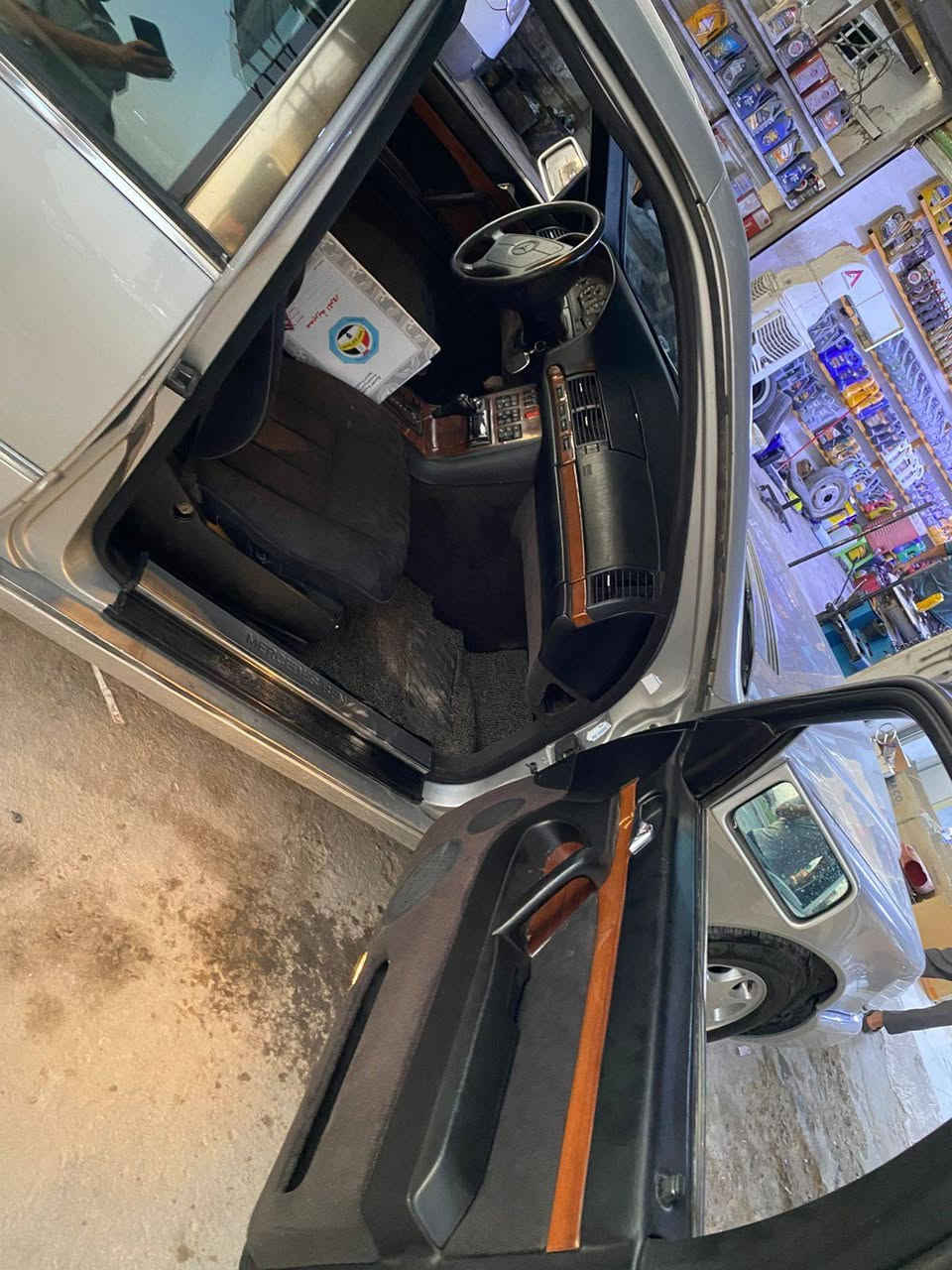 السلام عليكم مارسديس S500 موديل 1992 قطعه ونص صبغ فقط نظيفه كلش فول مواصفات رقم نينوى بأسمي المكان المحموديه السعر 80ورقه ***********//////***********
