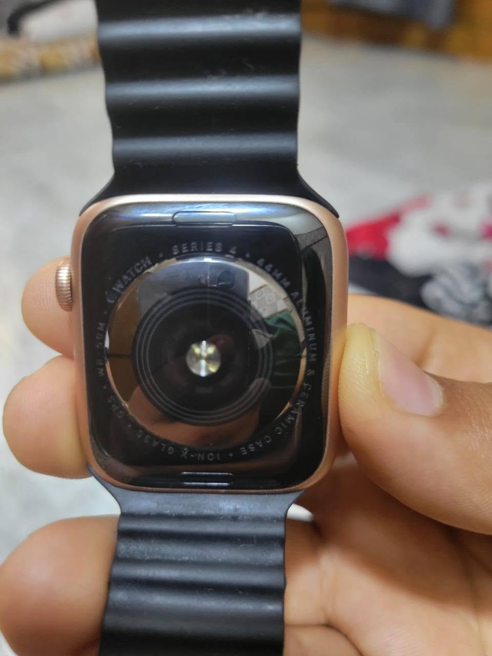 السلام عليكم
ساعه Apple Watch series 4
حجم:44mm
اللون:gold titanium 
الساعه مكفوله من كلشي فقط مقفوله ايكلود 
السعر:50 ألف
العنوان:التأميم
لأستفسار الاتصال او مراسله واتساب:***********
