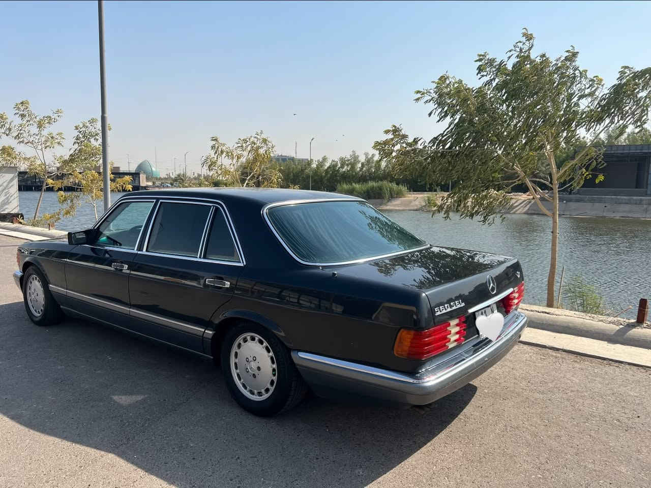 سلام عليكم مارسدس جامبو 1990
560SEL

جديده سيارة مكفوله من الضربه والتبديل صبغ جماليه بدون معجون كير ومكينه مكفولات داخل جديد كهربائيات تبريد ثلج تحويل ثاني يوم باسمي مكاني شارع فلسطين هذا رقمي *********** اتصل وادلل
