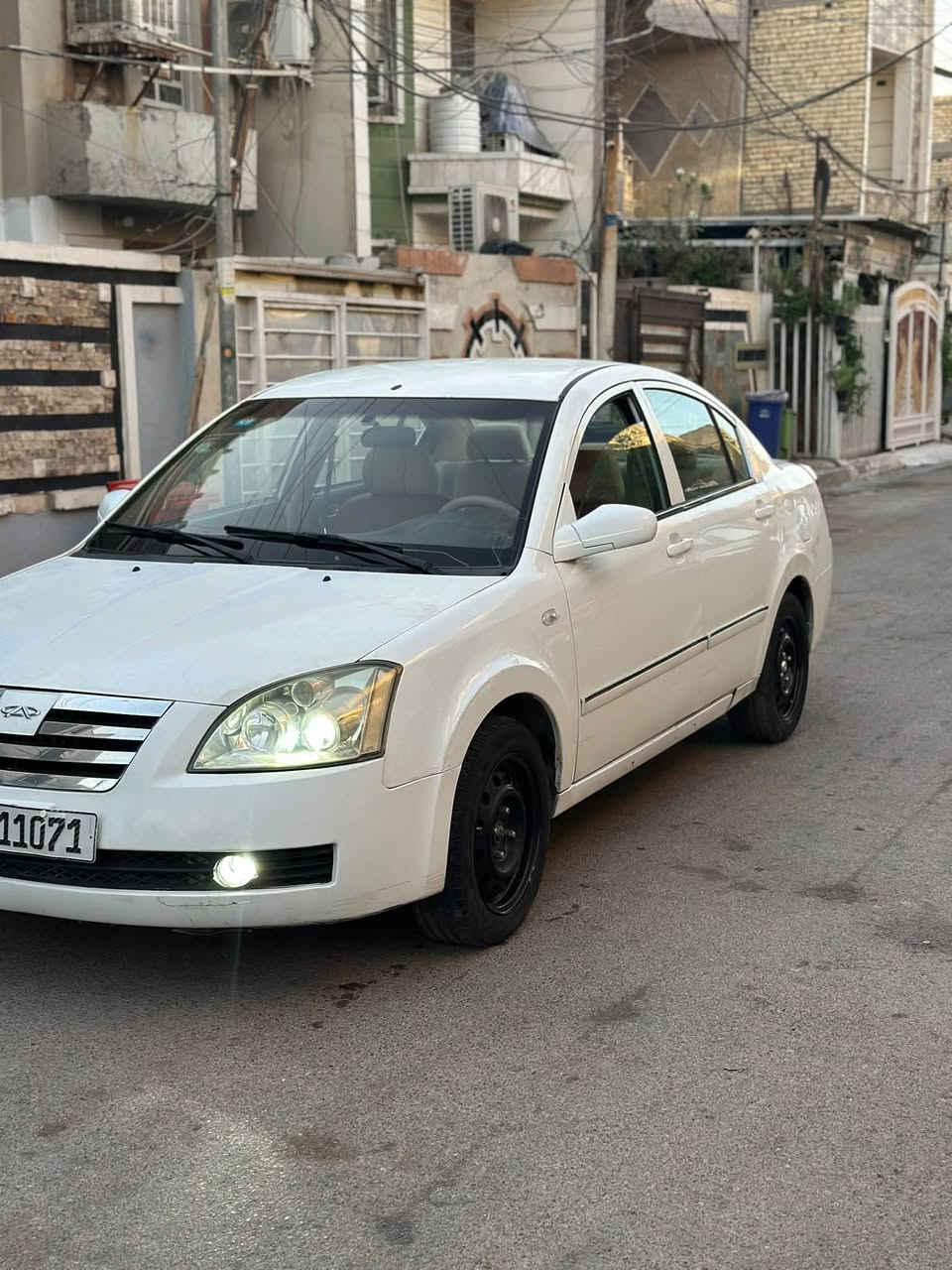 يالله
السلام عليكم 
السعر 45
الاتصال ***********
شيري اي 5 فايف سياره جاهزه وكامله من كلشي 
كير ميكانيك مكينه حجم 2000
منظومه زنون اصلي
السياره مكفوله من الضربه والصبغ 
ماشيه 120 الف 
داخله وخارجه كلش نظيف 
مكانيه سيديه قرب تقاطع الدرويش
