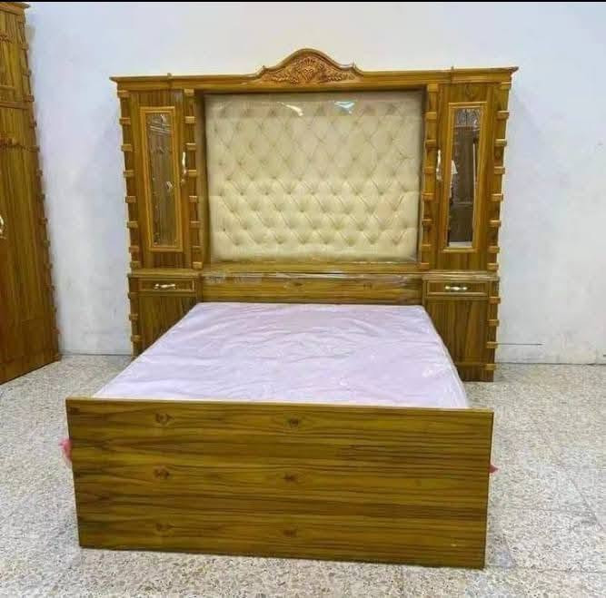 السلام عليكم ورحمة
غرفه نوم اخشاب عراقي تزكام بعدهه جديده ما مستخدمه 
للبيع ومستعجلين على بيعته والله صارت علينه مليونين وربع 
رايديهه مليون مستعجلين على البيعه والله 

الإتصال على رقم 
‏‪***********‬‏
