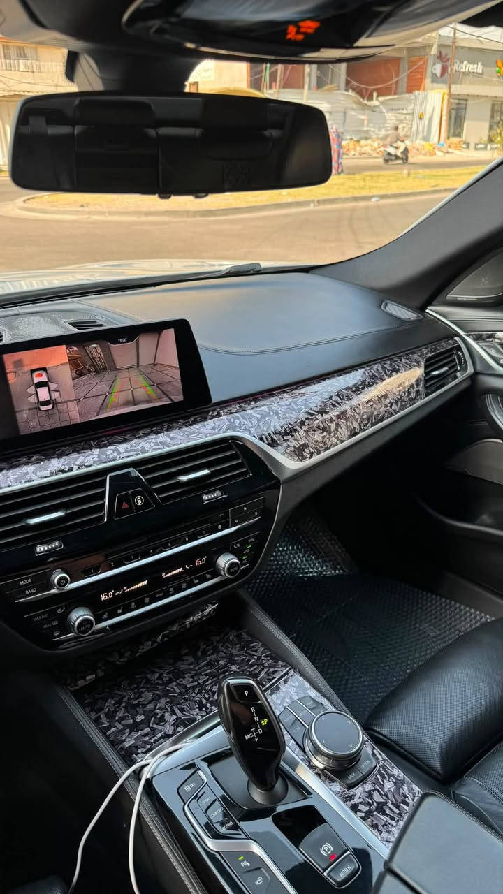 كلين تايتل 540i 2019

دفع خلفي
ماشيه ٦٦ الف ميل
فول مواصفات
كشنات تدفئه وتبريد ومساج
خمس بردات
داتا شو
بيبان شفط
كشنات ٧٠٠ الكبار
وباقي المواصفات المعروفه
عليها برمجه بوبكورن يم منتظر اوتو وكل سيرفسها وصيانتها يم منتظر اوتو

***********
