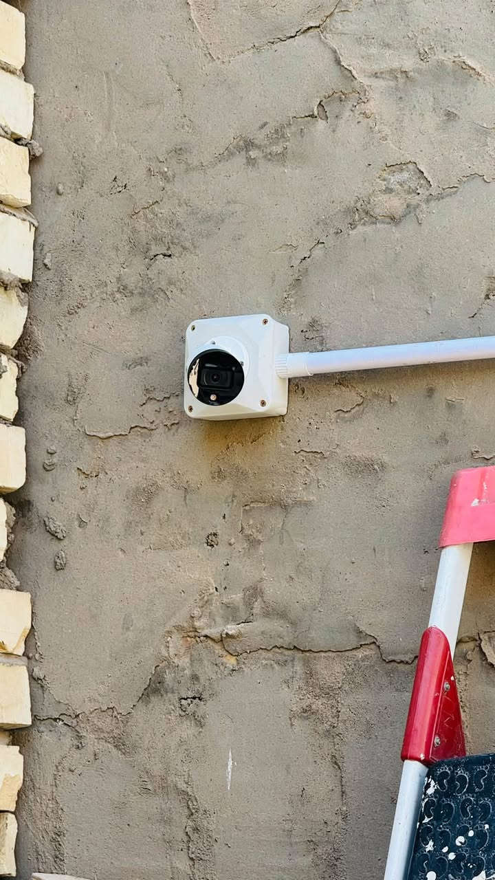 بحمد لله تم تاسيس بايبات وتنصيب كاميرات نوع دهوى ip عدد ٤ في منطقة الشرطة الخامسة ♥️
🔹 خدمة تنصيب كاميرات مراقبة 🔹

نقدم خدمة تنصيب كاميرات للمنازل والمحلات بشكل ميداني (بدون محل):

✔️ تركيب احترافي ومرتب 🛠️

✔️ تنظيم الأسلاك بشكل نظيف 🧹

✔️ تشغيل وفحص الكاميرات بالكامل ✅

✔️ تنصيب جميع انواع الكاميرات ip وانلوك 📸

✔️ أسعار مناسبة 💰

✔️ ضمان على التنصيب 🛡️

📍 نتوجه إلى الموقع

للتواصل واتساب ☎️ ***********
