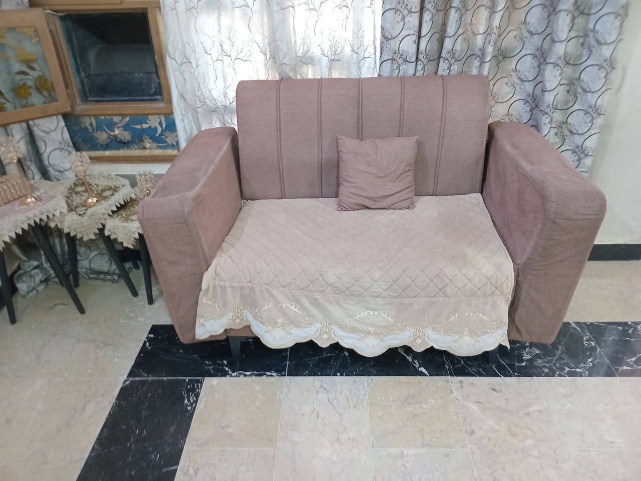 سلام عليكم للبيع ٦ مقاعد ب١٠٠ مكاني البياع ***********
