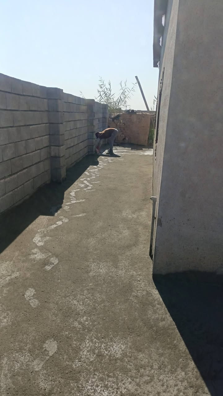 السلام عليكم
صب لاش 

صب ناعم 

صب اساسات 

صب رفت اساس 

تسليح وتسفيط اساسات 
***********
