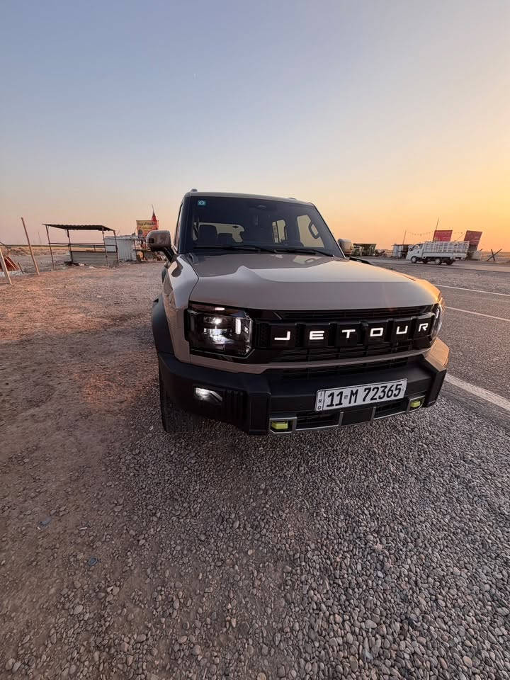 سلام عليك. جيتور 2T لكجري فول  بيها رصعة بالباب فقط وسيارة جديدة ماشية 20 ألف فقط  سعرها 40 مليون فقط 
***********
