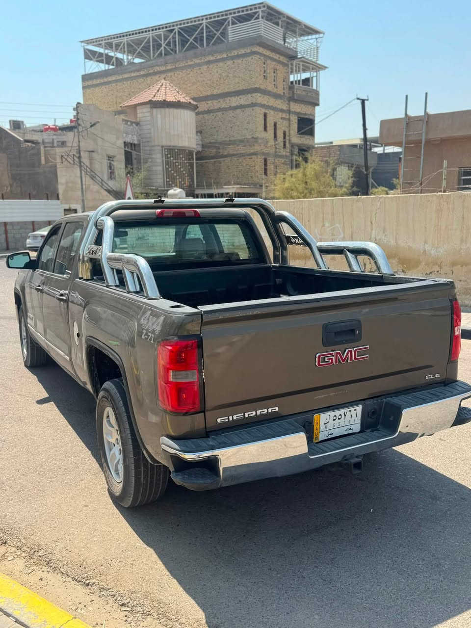 سلام عليكم البيع سيرا مديل 2014رقم بغداد تحويل مباشر جهازة رقم بغداد محرك4600 باب طويل بدي وسط سيارة بيها مكانت صبغ بدون حادث فول موصفات ماشية84ميل 
السعر 138ماكو هيجي سعر مستعجل على بيعة مكاني بلبصرة 
رقمي ***********
