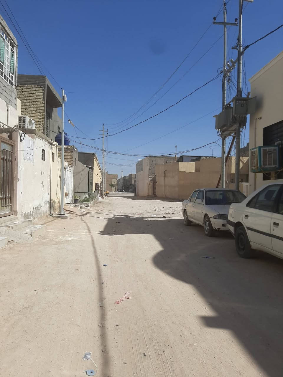 السلام عليكم
دار للبيع 100 متر طابو زراعي بناء جناي 2025 طابقين كامل

الطابق الأول : مطبخ، استقبال، صالة، غرفة، مكشوفة وصحيات داخلية وخارجية مع طارمة

الطابق الثاني : صالة و 3 غرف نظام سويت

بالإضافة إلى بيتونة

العنوان : حي ميسان - قرب سكلة الكرعاوي، خامس بيت عن الشارع العام شارع ٦٠ وقاعة ملاك

للاستفسار الاتصال على ***********
