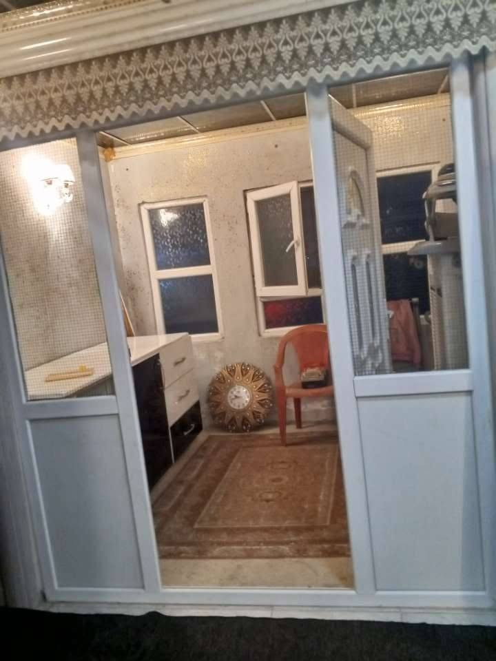 شقة • نضيفه • شقق صدام شارع عام