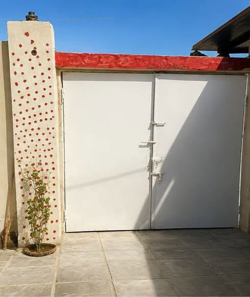 بيت 🏠زراعي للبيع بي وصل تطويب مع محل 🏷️ في حي كشميره خلف سجن الاصلاحي البناء فرمستون اعكاده الأرضية بورسلين الطارمه اشتايكر يحتوي على غرف عدد 2 مطبخ جبير صاله جبيره صحيات نقصه بس دوانيه لمساحه 200 السعر 36 اوبي مجال لشراي بي خير أو يدلل مستعجل على بيعه ***********
واتساب ☝️
