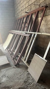 عندي جام خانه وشخاط وسندويج طول ه متر عدد 07706161019