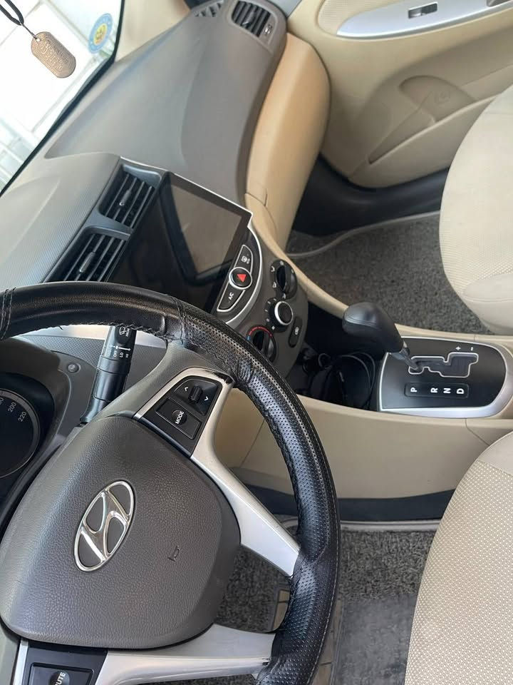 اكسنت ٢٠١٣ خليجي الشركة العامة للبيع محرك ١٦٠٠ دبل قطرة بيها صبغ بنيد بدون دواخل وشويه بارد بالجاملغ ماشية ١٢٩٠٠٠  مكاني بغداد 
السعر ١٠١ $ وبيها مجال 
للاستفسار ***********
