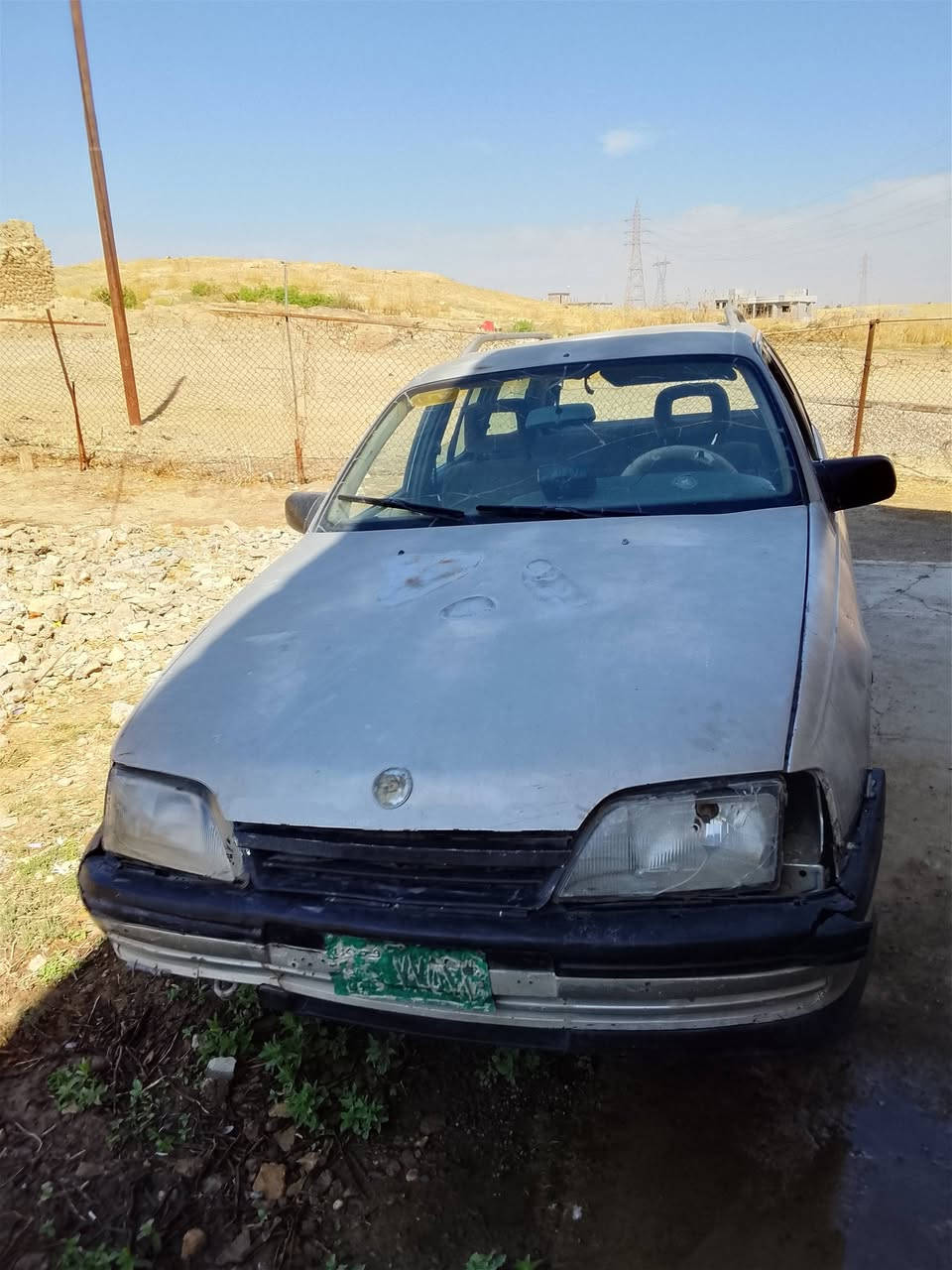 سياره وميكه لبيع كير ومحرك شرط بسبع وراق وبيها مجال ***********
