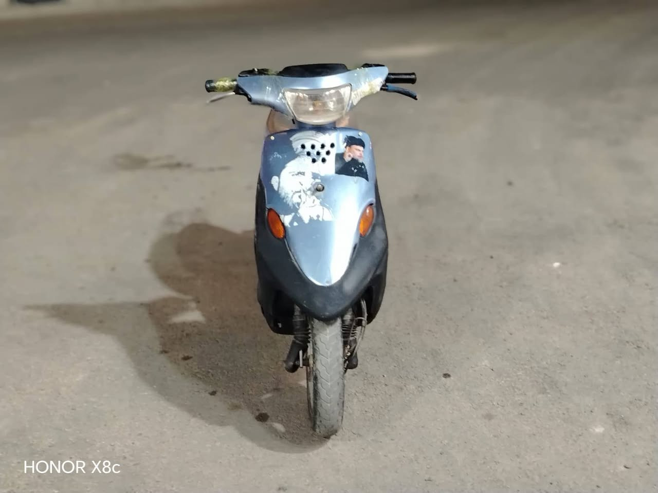 السلام عليكم دراجه للبيع دراجه نضيف كفرات بلادي مكينه مفتوح بس بستم فقط دراجه نقره بكل وقت سلف عوزه باتر دراجه وراق مكاني حي جامعي رقم *********** السعر 275 بيها مجال
