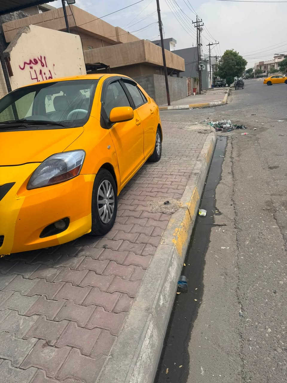 يارس موديل ٢٠٠٧ سنويه لحد ٢٠٢٨ مصفره هيه وغرامات سياره جاهزه تبريد صدره جديد محرك كير خير من اللّٰه ضرره ٤ قطه شرط التحويل سعر ٥٨ مكان السياره كركوك رقم ***********بي واتساب
