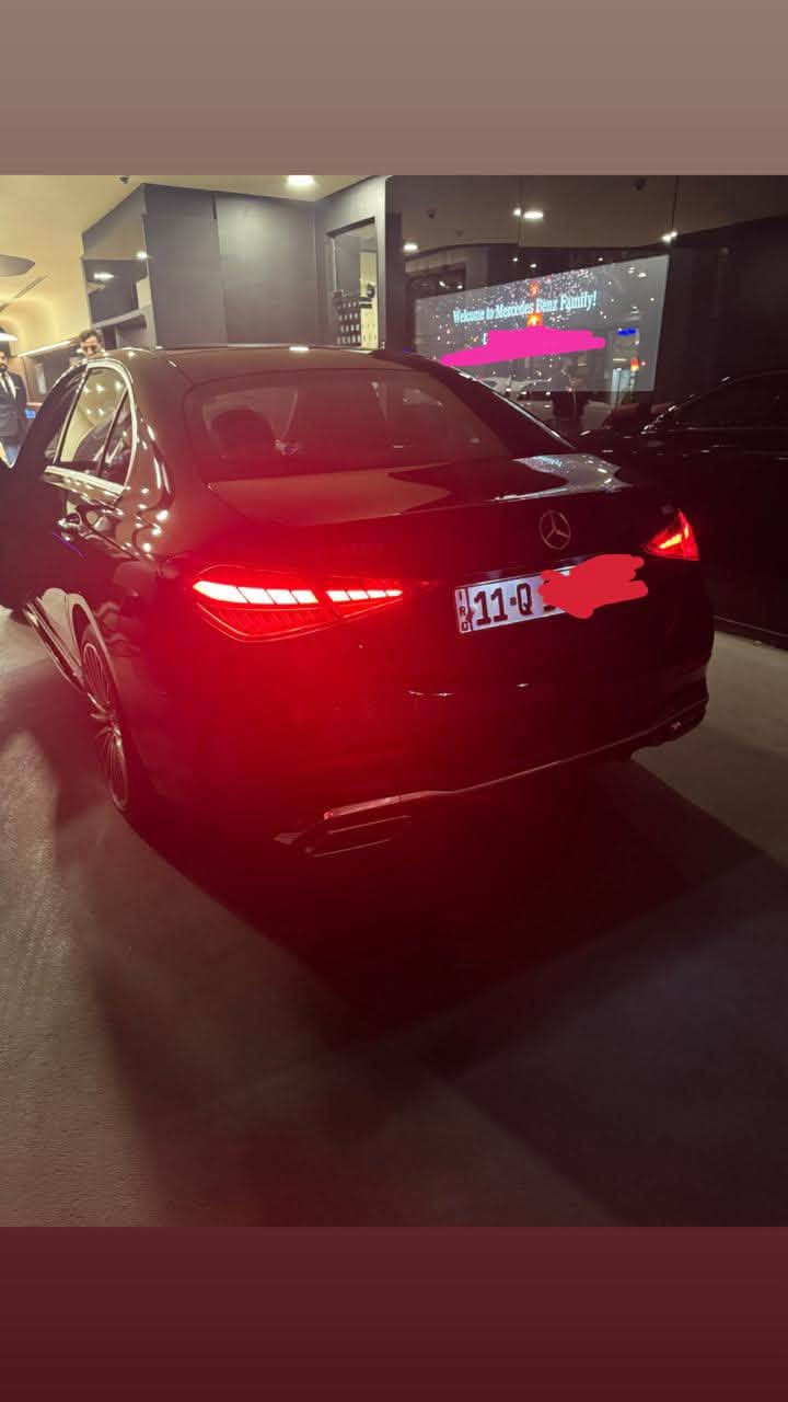 السلام عليكم

مرسيدس C200 AMG خليجي
وكالة العراق

السيارة ماشية 5000 كم
موديل 2025
السيارة خليجي وكالة MEC العراق

محرك 1500 تيربو 4 سلندر
السيارة فول مواصفات
شاشة عدادات رقمية
شاشة MBUX
Apple CarPlay / Android Auto
كاميرا خلفية
حساسات أمامية وخلفية
ونقطة عمياء و رادارات أمامية وخلفية
دخول ذكي على الأربع أبواب
فتحة سقف بانوراما
مقاعد جلد مع كهرباء
تدفئة للمقاعد الأمامية مع خاصية المساج
إنارة داخلية محيطية 64 لون
إضاءة LED
ويل حجم 19 تو سايز
السيارة رقم بغداد

والسيارة مغلفة PPF بالكامل من الخارج والداخل عند شركة جيوشيلد
والسيارة بحالة الوكالة

السعر 76,000,000 مليون دينار عراقي
وبيها مجال بسيط

مكان السيارة بغداد
للاستفسار الاتصال على الرقم
***********
عبدالرحمن
