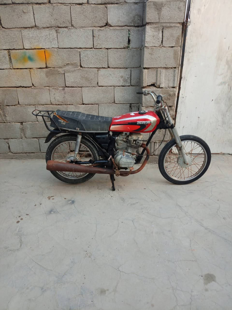 دراجه للبيع كامله ما بيها نقص برقي شغل وطلع سعر 200مكاني خور زبير *********** مو شراي لا تكسر بيها فدوه
