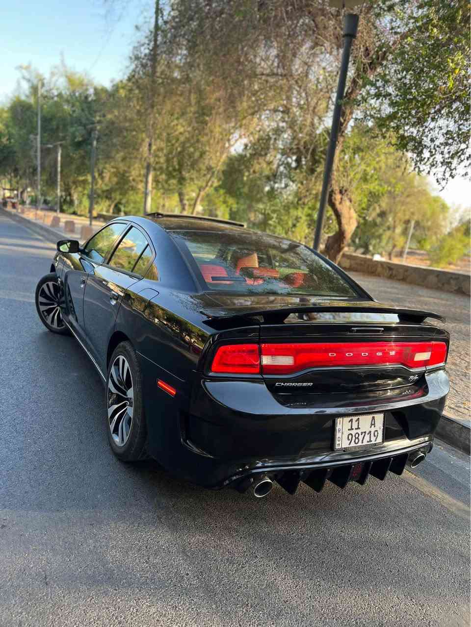 اقرا التفاصيل وخابرني ع شوفه 
جارجر 2012 خليجي 
رقم بغداد باسمي 
مكينه 8 سلند 5700
مواصفات 
فتحه بصمه شاشة اكبر حجم كشن كهرباء وتتفئه
دبل جام وعازل حراري تشغيل عن بعد هيترات مري 
سستم صوت الباين كامرا خلفيه وكل الي كدامكم 
السياره تو ويل داخل احمر 
ملاحظة السياره خليجي مو امريكي بدون حادث 
طخه بالجاملغ بسيطه ومبدل فقط لا داخل ولا ايرباك
مكينه كير تبريد حداديه اكسل نضافه 100‎%‎
هزه وتجديد سنويه وارقام جدد 
مكاني بغداد 
سعرهه 144
رقمي *********** بغداد, العراق
