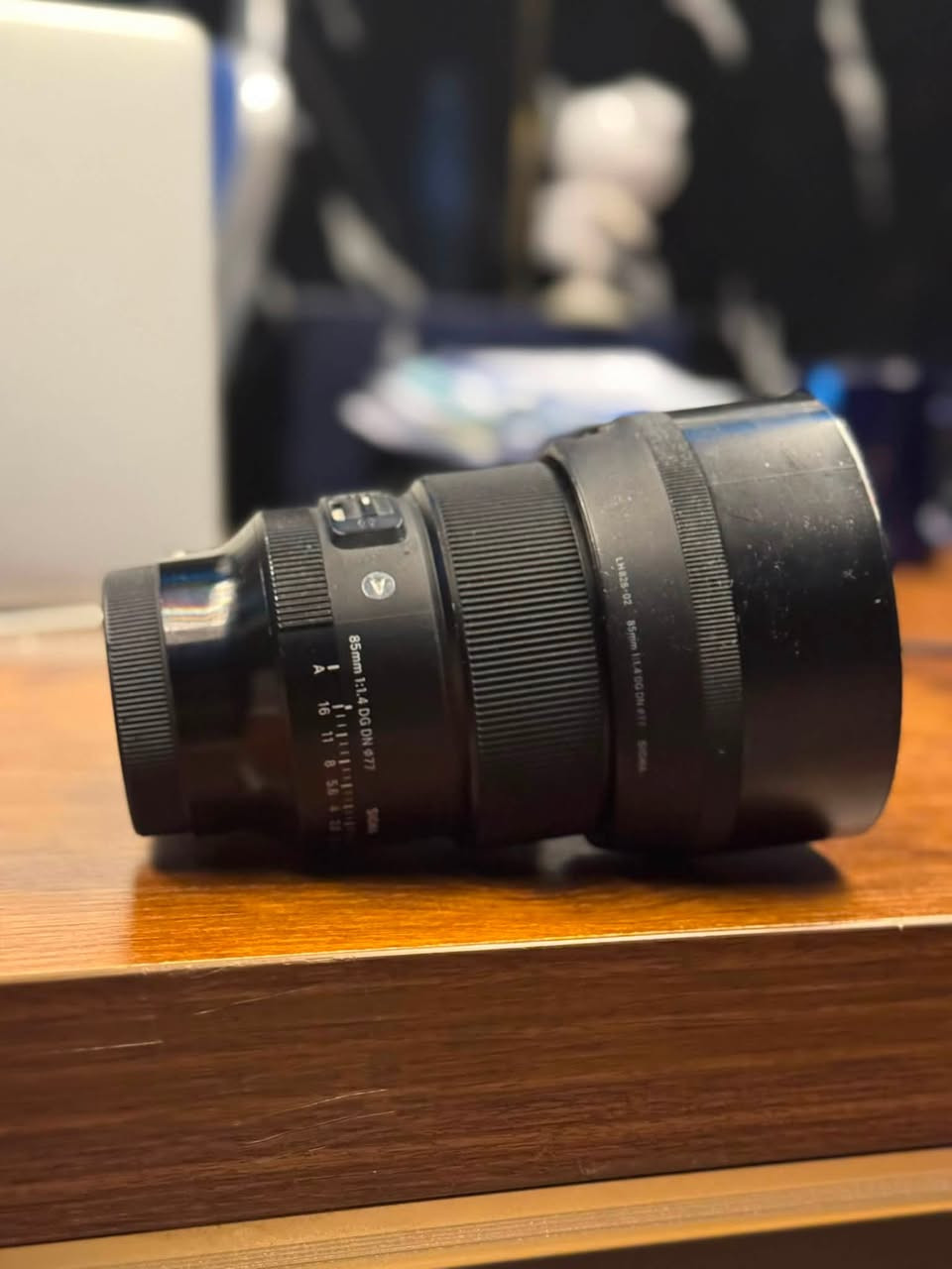 عدسة  سوني 85 1.4  🎥Dg Dn Sigma Art Sony
العدسة جداً نضيفة وشغالة بدون اي مشكلة 💯
بس الاطار مالتها الداير مدايرها طاح شوي منه بسبب البلاطه ⚠️
***********
