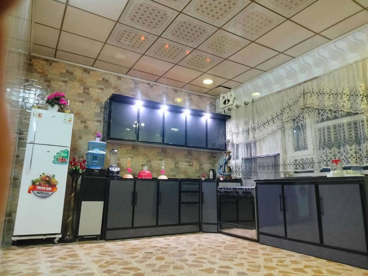 🏡🔥 #دار_للبيع_في_حي_الانتصار 🔥🏡
📍 الموقع: حي الانتصار – مقابل المركز الصحي
📐 المساحة: 200 متر
📏 الواجهة: 10 متر
📏 العمق: 20 متر
بناء حديث 
🏠 الدار مكونة من طابقين
✅ درج جانبي يفصل بين الطابق الأول والثاني، مما يجعلها مناسبة لسكن عائلتين أو للاستثمار.
🔹 الطابق الأول: 🛋️ استقبال
🛋️ هول
🛏️ غرفتا نوم
🍽️ مطبخ
🚿 صحيات داخلية وخارجية
🔹 الطابق الثاني: 🛏️ غرفتا نوم
🛋️ هول
🍽️ مطبخ
🚿 صحيات
📄 سند طابو الزهور
✍️ المكاتبة مع الشرعي
✅ شرط التحويل
💰 #السعررررر: 140 مليون دينار (مداولة)
📞 للاستفسار: مكتب التقوى للعقار 
📍 الموصل – شارع كركوك الرئيسي
📍 مقابل جامع البيت العتيق
☎️ ***********
☎️ ***********
📱 متوفر فايبر & واتساب
🌹 لمتابعة أحدث العروض العقارية، اضغط متابعة لصفحة مكتب التقوى للعقار.
